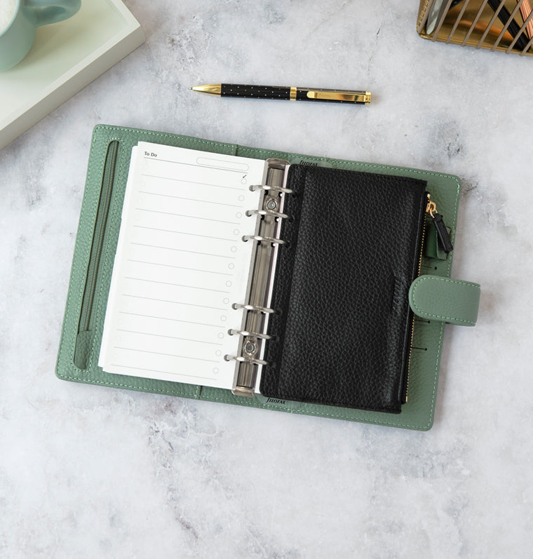 133009, Pochette zippée en cuir Filofax